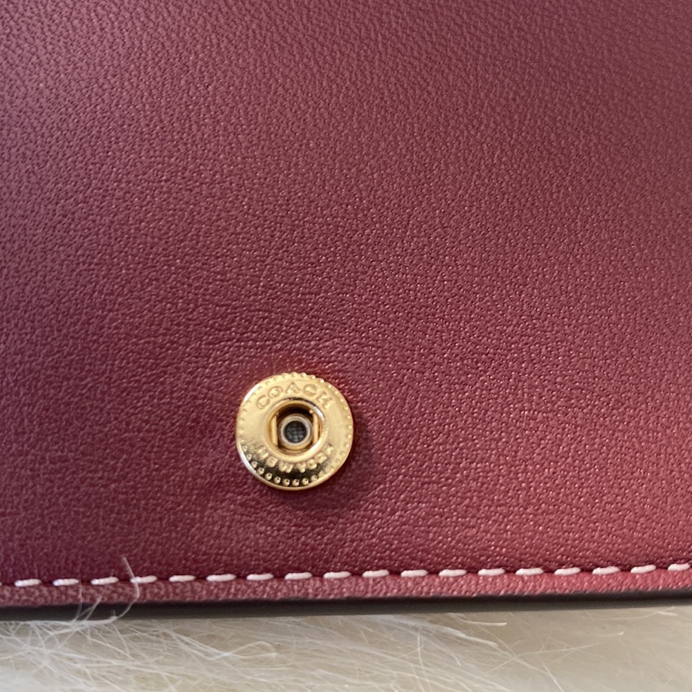 Coach Mini Wallet on a chain in printed canvas with houndstooth print - Picture 6 of 9